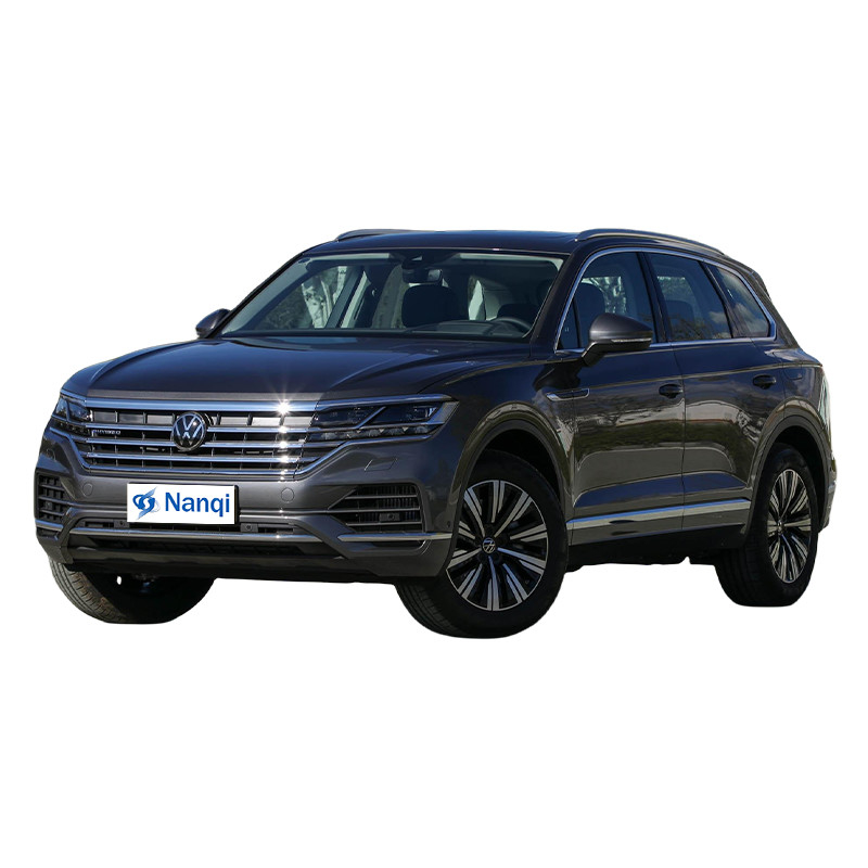 La mode Volkswagen Touareg SUV PHEV 2.0T 252 HP L4 VW Touareg édition noire