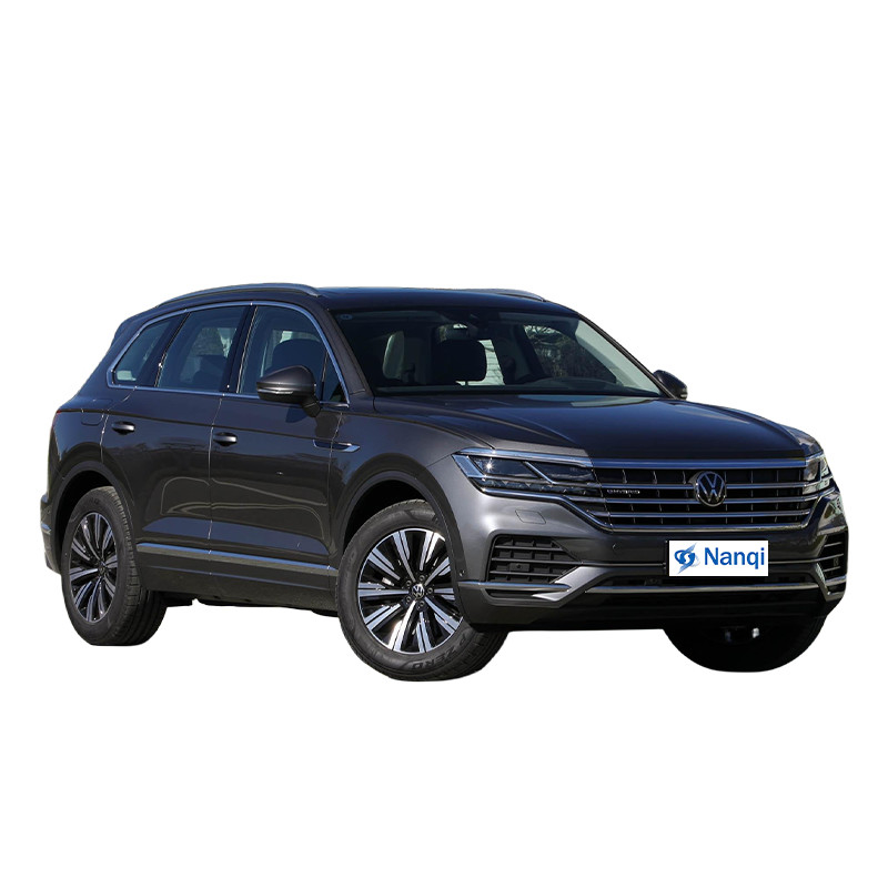 La mode Volkswagen Touareg SUV PHEV 2.0T 252 HP L4 VW Touareg édition noire