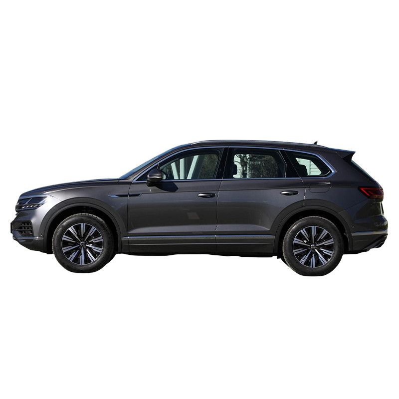 La mode Volkswagen Touareg SUV PHEV 2.0T 252 HP L4 VW Touareg édition noire