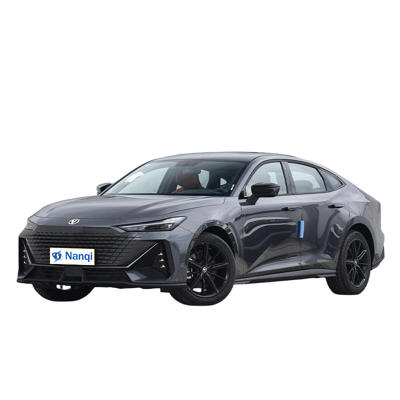 Changan Uni V iDD Nouveau plug-in de véhicule à énergie dans une voiture hybride haute performance