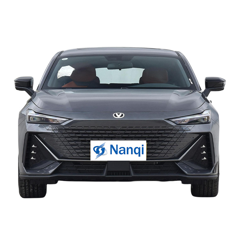 Changan Uni V iDD Nouveau plug-in de véhicule à énergie dans une voiture hybride haute performance