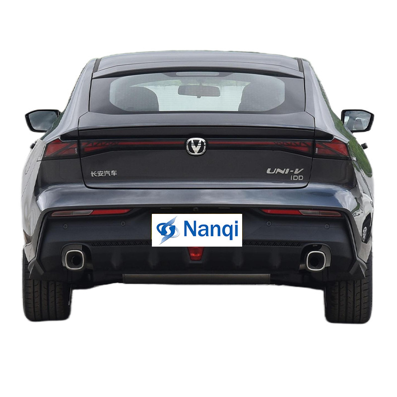 Changan Uni V iDD Nouveau plug-in de véhicule à énergie dans une voiture hybride haute performance