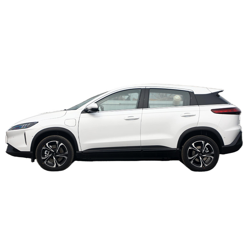 Le SUV Xpeng G3 électrique 5 places 5 portes à gauche à grande vitesse